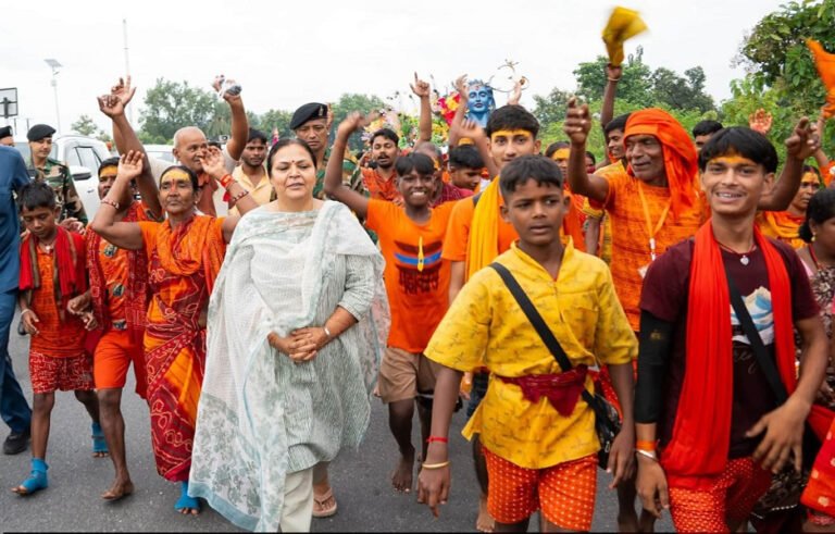 108 फीट लंबी कांवड़